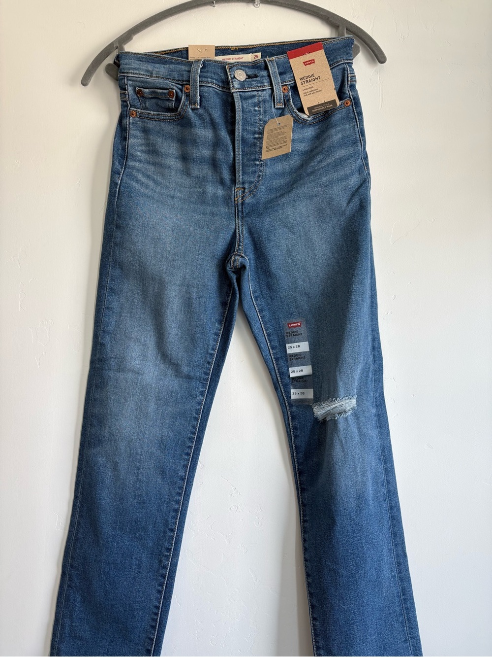 Levi's wedgie Straight Jeans Women’s,A high rise snug through the hip and thigh.